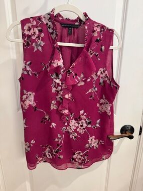 WHBM Beautiful Top size M Petite